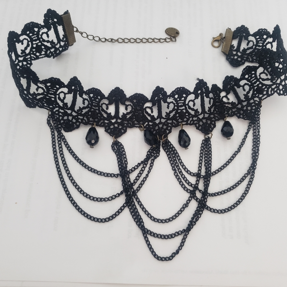 Charming necklace ๐ฅ - Picture 2 of 2